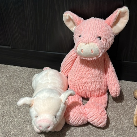 Pig plush bundle - Picture 2 of 5